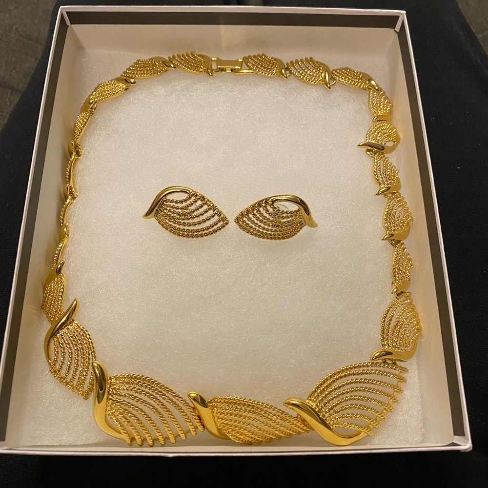 Napier Gold Leaf Necklace and Earring Set - Picture 3 of 6